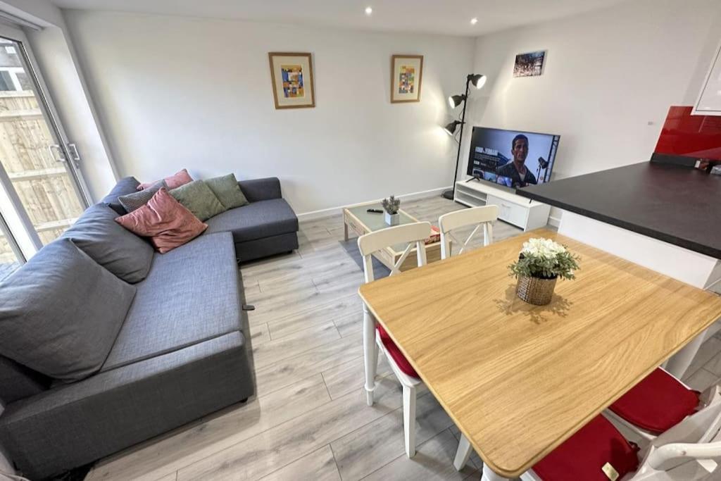 Charming New 2Br Detached House-Central Headington- Wi-Fi, Netflix, Top Location Oxford Exterior foto